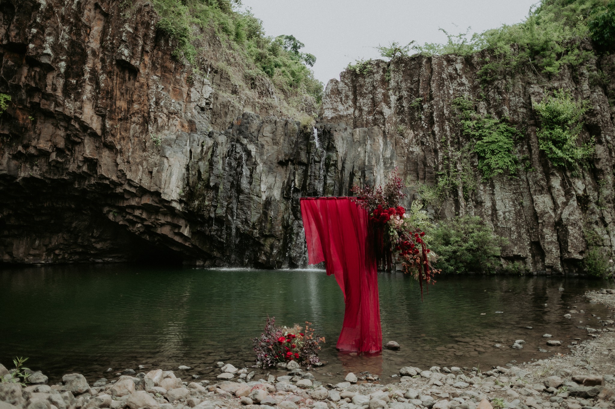 Elopement wedding bên thác nước tại Vực Hòm, Phú Yên